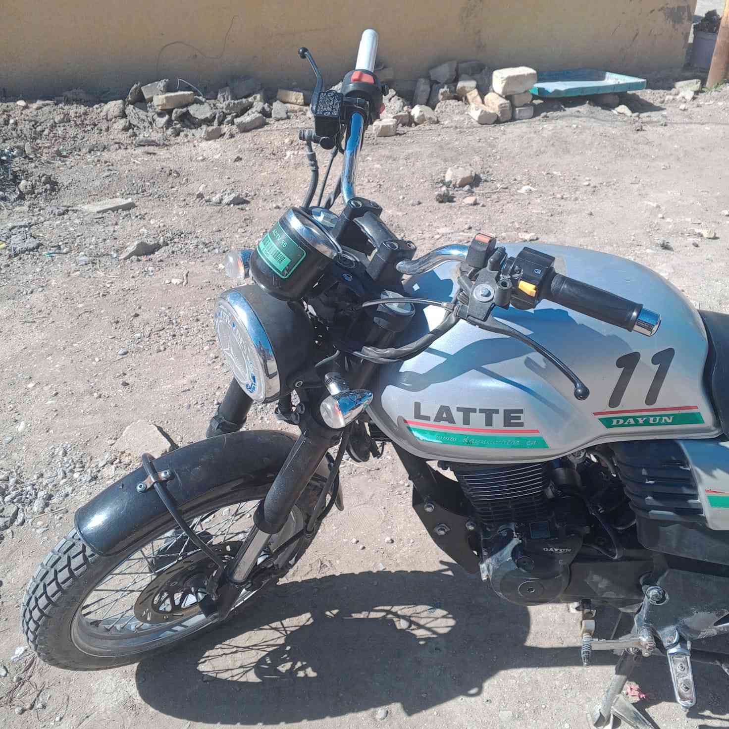 دراجه لايتي موديل 20 اوراق أصولي نضيفه كلش شوفت عينكم السعر 850 أو بيه مجال الشراي يتصل ***********
