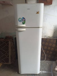 ثلاجه بشرط مامصلحه. سعره/ 125/طباخ اخو الجديد سعره /150/سنك مرمر قياسه...