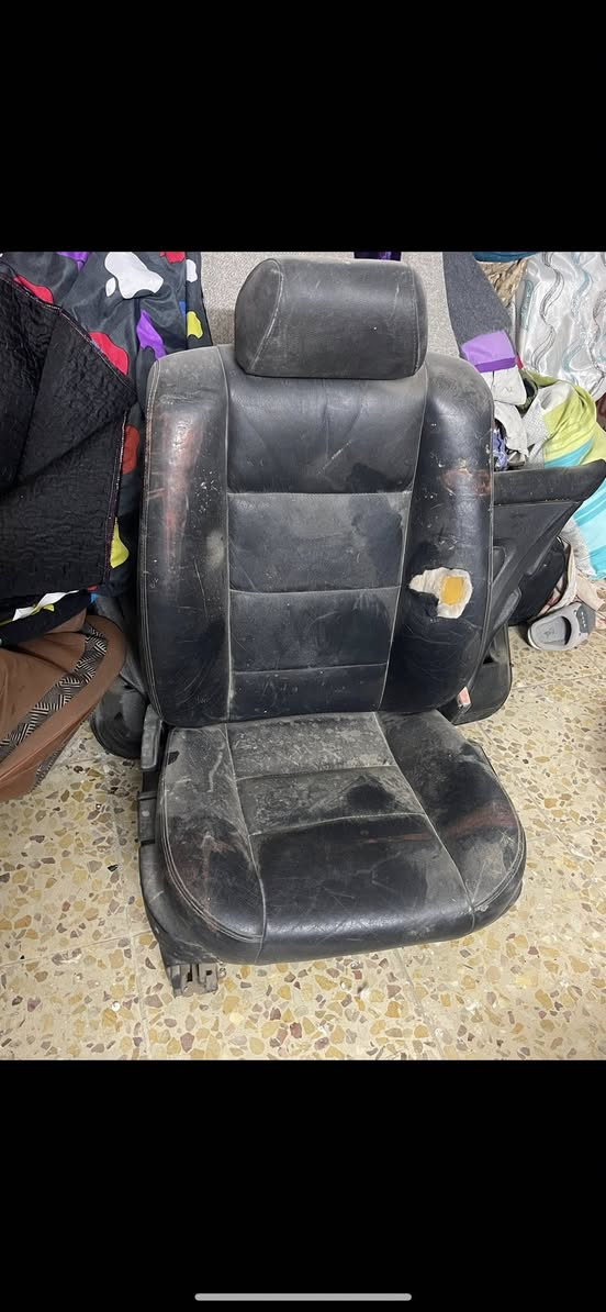 سلام عليكم للبيع غراض مكاني بـغداد الاعلام كلمن وسعرة وعندي نواعم هواي ***********
