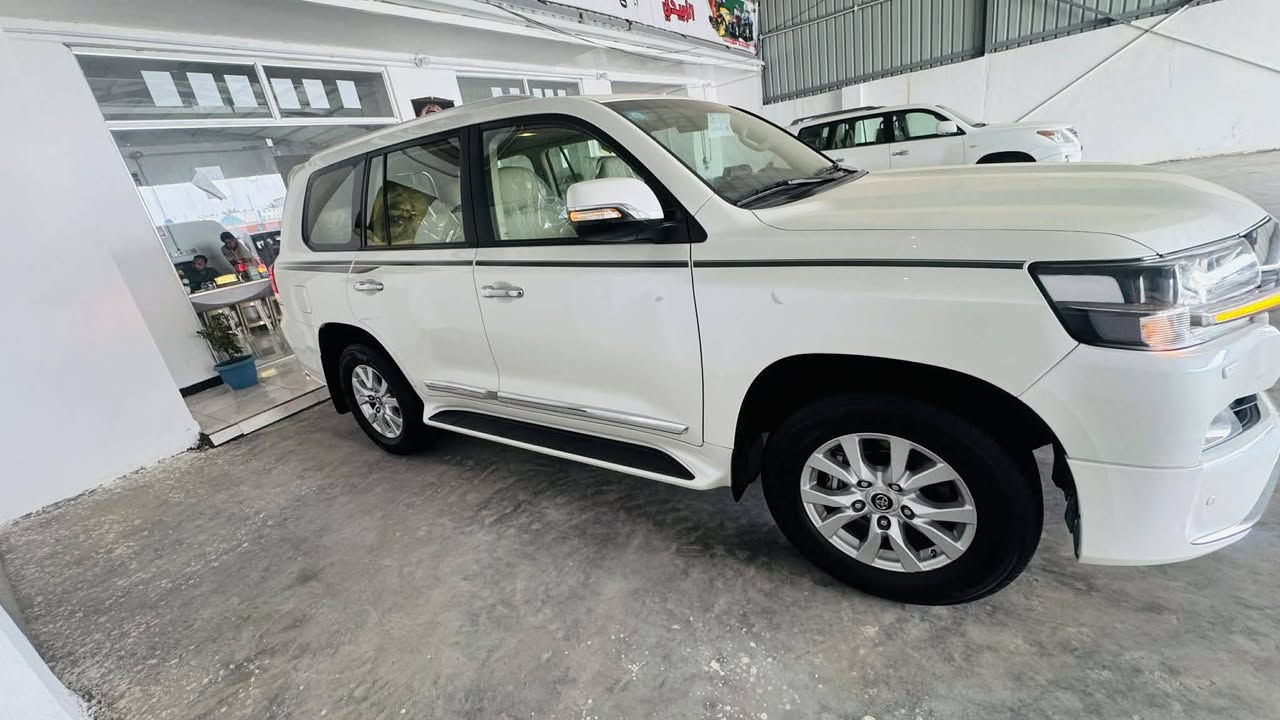 سلام عليكم للبيع الاندكروز
موديل:18
ماشيه:58حقيقي
سياره على وضع الشركه 
بيها بارد بلجاملغ الامامي شبر 
ترهم مراوس حسب القناعه
***********
