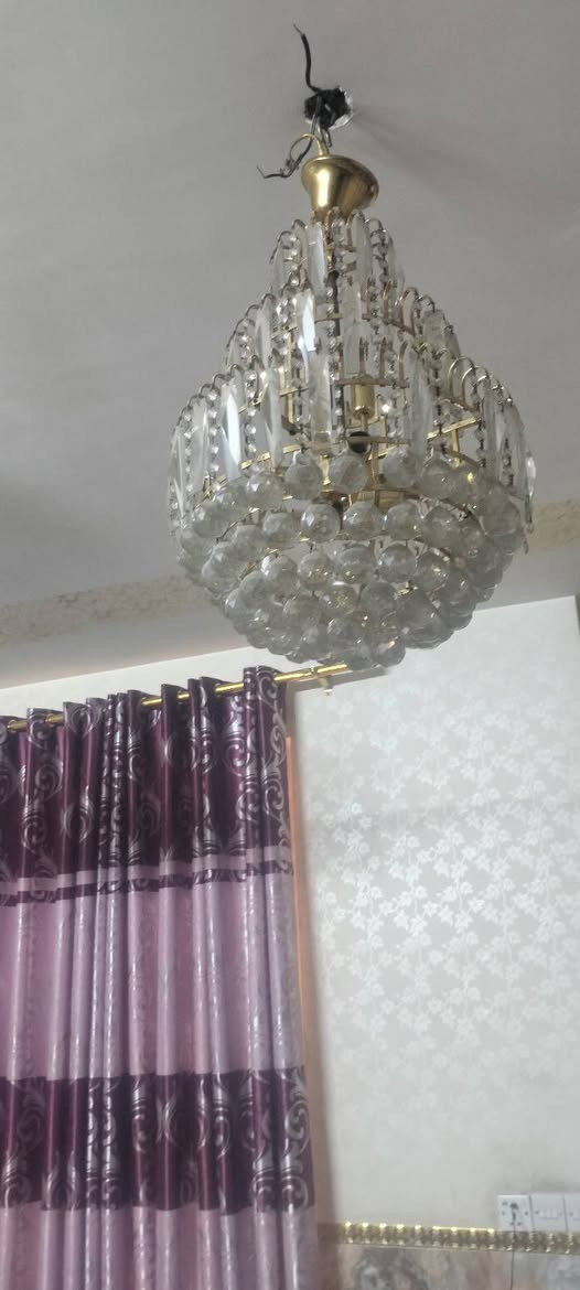 ميز نظيف مع ثريات كل وحده وسعره بغداد المشتل


**إذا كنت صاحب هذا الإعلان وتريد حذفه لأي سبب، رجاءا أرسل رسالة إلى الدعم الفني**