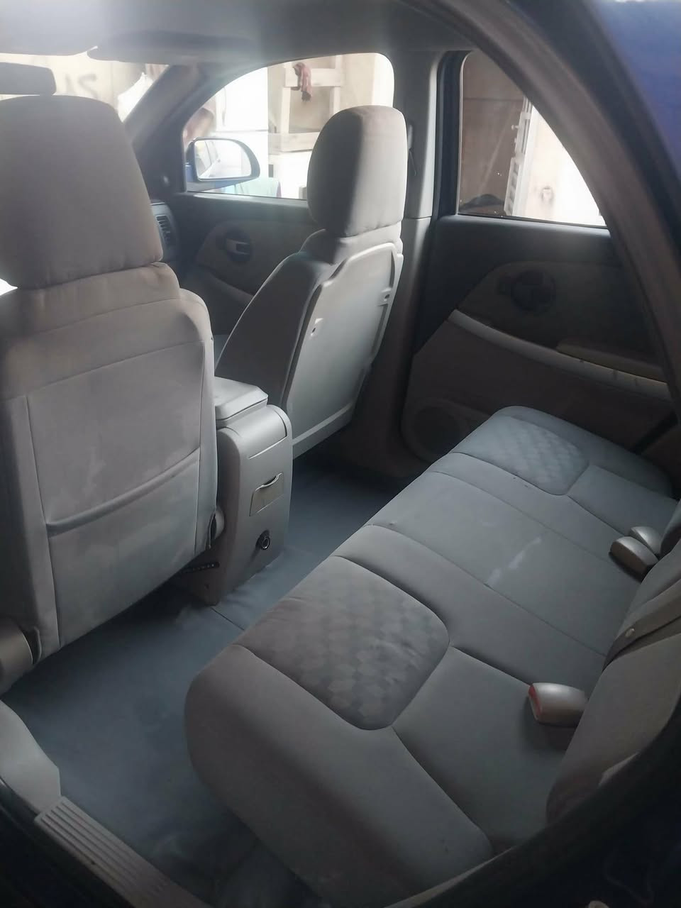 سلام عليكم لبيع شوفر ليت كوينكس سياره حلوه ونضيفه موديـــــل 2006 رقم شمالي صاحب سياره بغداد
مگلف بل نشر 
هاذه رقم صاحب سيارة
***********
