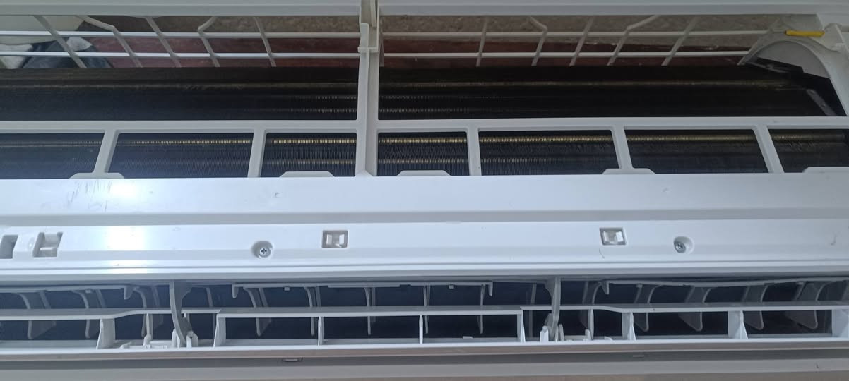 سبلت شاربو حجم ثنين طن 24000 ضاغط T3 مقاوم لدرجات الحراره العاليه دبل راديتر جهاز بعده شركه وجديد ما ملعوب بي مستخدم قليل سعره 425 الف الاتصال ***********
