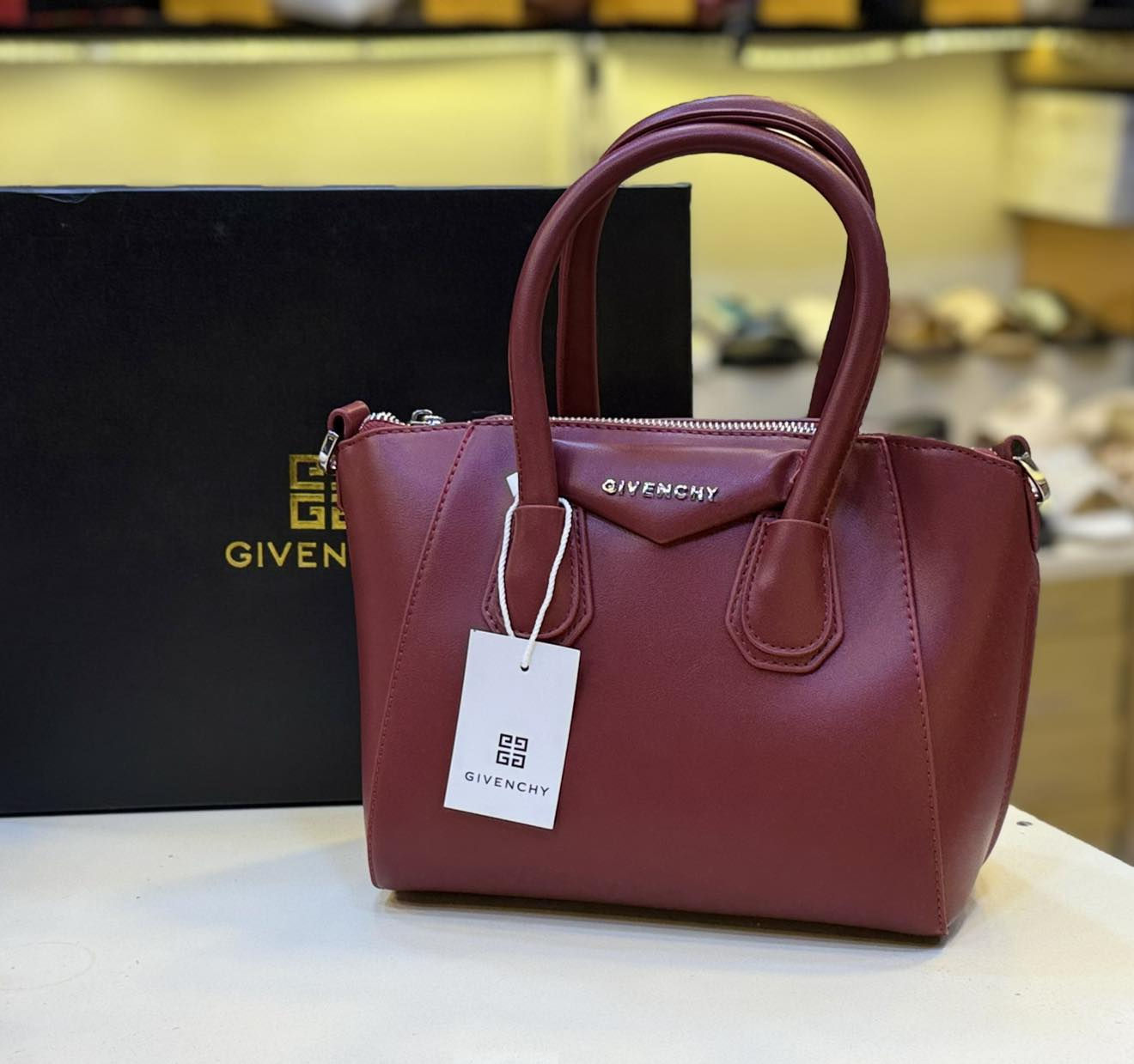 #احذية_وحقائب_خالد خانقين مجمع شاكر رضا
 توصيل داخل خانقين وكل المحافظات 
واتساب *********** 
صفحتنا على الانستا 
‏https://www.instagram.com/khaled_bags_shoes?igsh=aHgzNnAyeDc0cGd1
السناب 
‏https://www.snapchat.com/add/khaledzahawe?share_id=GwP3kgwzTro&locale=ar-EG-u-nu-latn
التيك توك 
‏https://www.tiktok.com/@khaledzahawe?_t=8kEouIPTpO1&_r=1
الفيس 
‏https://www.facebook.com/khaledbagsshoes?mibextid=ZbWKwL
