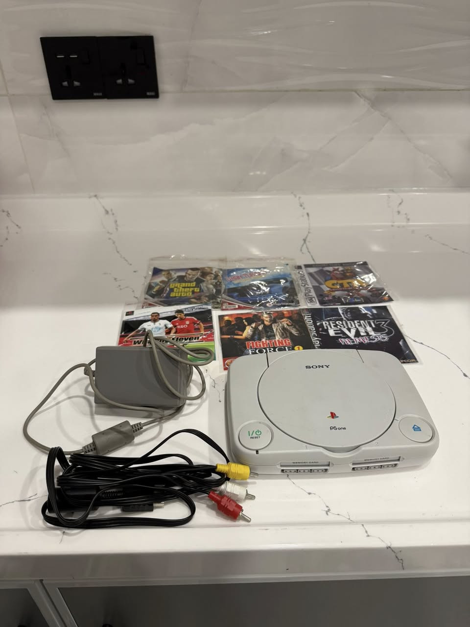 بلي وان ريجن بال شغل قرص اصلي و كوبي نظيف٪؜٩٠     بدون جوستك سعر ٣٠ الف


**إذا كنت صاحب هذا الإعلان وتريد حذفه لأي سبب، رجاءا أرسل رسالة إلى الدعم الفني**