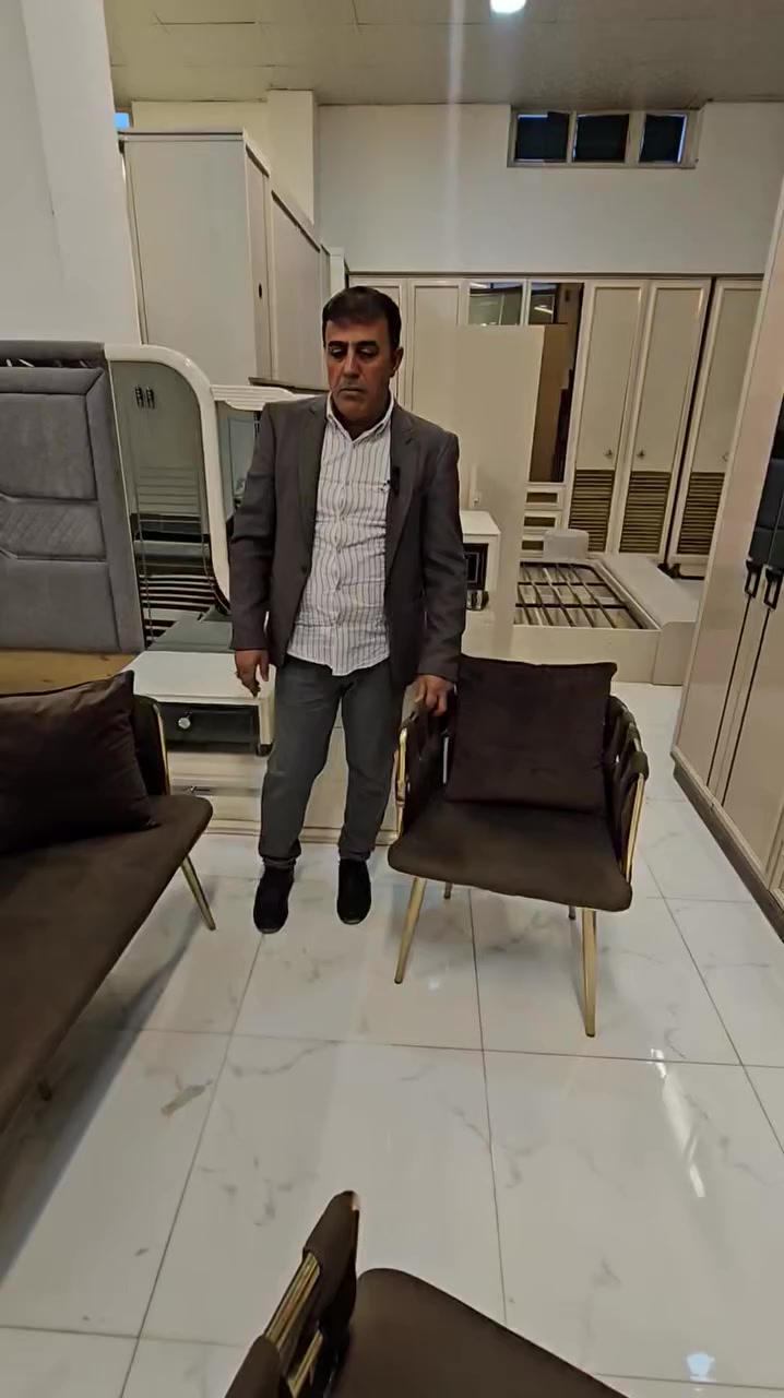 💐 كل ما هو جديد وحصري وبأنسب الاسعار وارقى الموديلات الحديثه تجدونه في (( مول الحافظ)) 

زورونا 🚸في موقعنا 📌الدائم في محافظة الديوانية 🩸
قضاء عفك - شارع المحيط - مول الحافظ🏪 

اهلاً وسهلاً بالجميع 🙋‍♂️ 

يسرنا حضوركم🤗 

للحجز والاستفسار يرجى المراسلة 📬 او الاتصال 📞 على الارقم التالية ☎️
📞*********** محمد
📞***********
