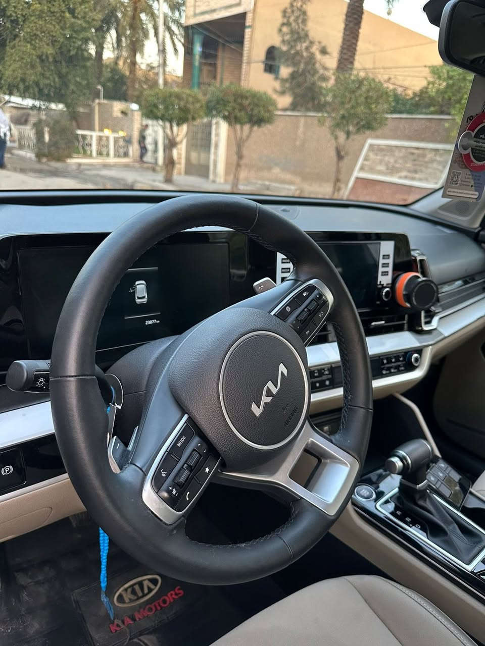 سلام عليكم كيه سبورتج موديل ٢٤ رقم اربيل بسمي ماشيه ٢٣ الف فول مصفات على الفتحه مكان السياره بغداد  البنوك رقم ‭٠٧٧٠ ٥٣٠ ٢١٠٤‬
