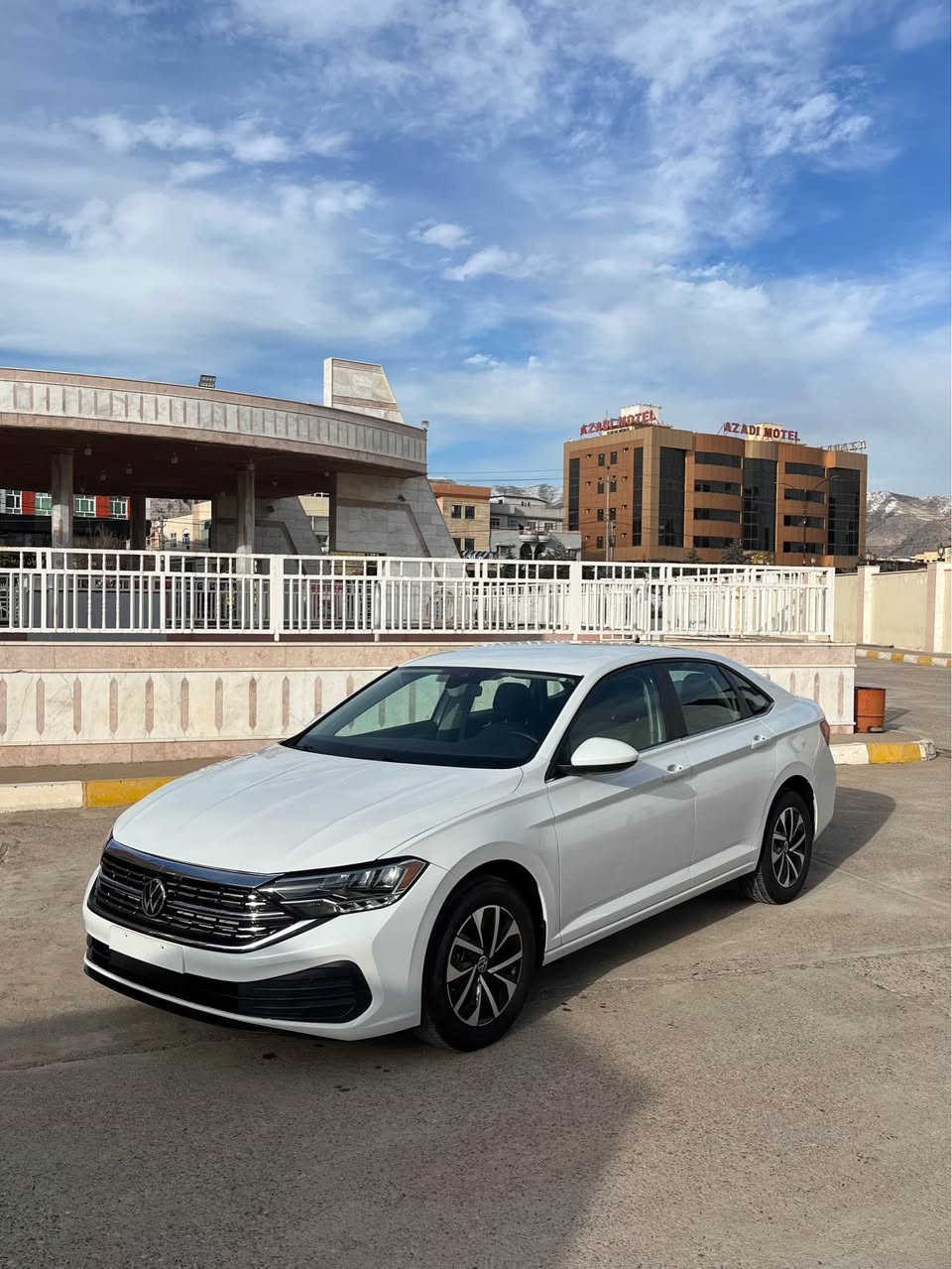 جيتا ٢٠٢٤ S سپی گێر توماتيك  رويشتن ٢٦ مايل بێ سبوغ سەری بونیت تعدیلە بێ داخیلی ايرباگ ستێرن سعر ١٥٦ وه ره قه رسمی دعمم دانایە ژماره ى موبايل *********** اكر, نينوى
