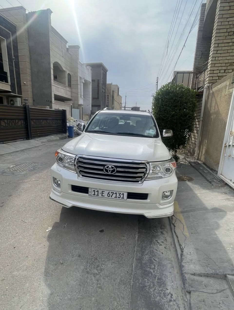 السلام عليكم ورحمة الله وبركاته لاندكروز جكساره ٢٠١٥ بريم مكفوله كفاله عامه ما عدا رصعه أصبعين بالجاملغ الأيسر وبيها سونار المندلاوي ماشيه ٩٠ ألف كير ومحرك وصدر وكهربائيات كفاله عامه تخم تاير دنلوب مكانها بغداد السعر ٤٤٠ وبيها مجال للاتصال ***********
