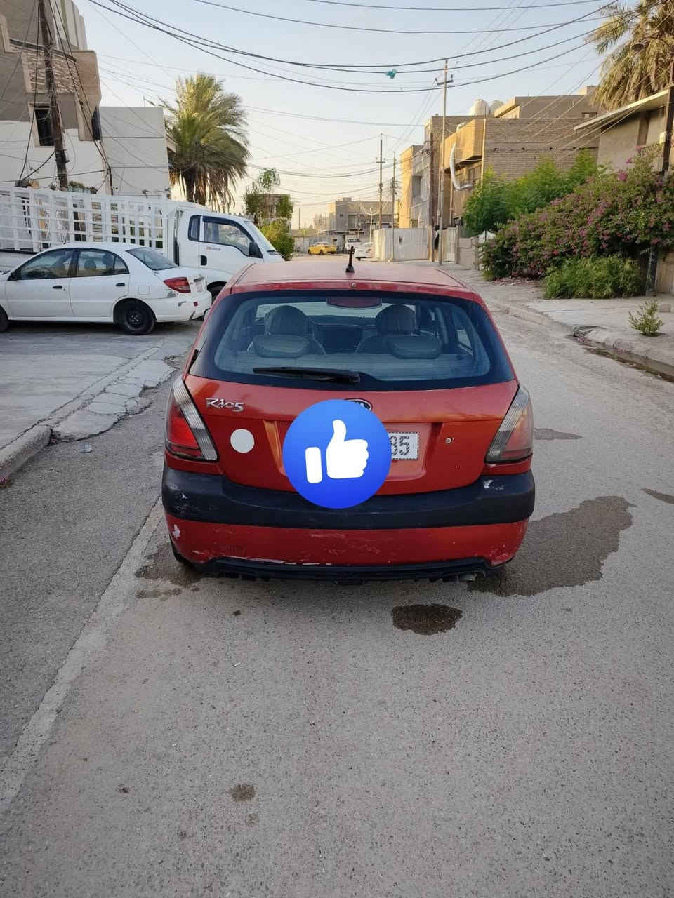 السلام عليكم / 
كيا ريو ٢٠٠٨  / محرك ١٦٠٠ / السعر  ٦٥ وبيها مجال 

التفاصيل 👇
حادثها مال وارد الجاملغ الايمن الخلفي 
والجاملغ الأيسر مال السائق مطخوخ بالعراق هنا ومصلح 
سيارة خير من الله كير ومكينة 
منظومة تبريد جديدة كاملة وتبريد ثلج 
صدر امامي جديد كله وتايرات امامي جدد ويل كب 
صدر خلفي بحالة جيدة وتايرات الخلفية هم جيدة
كهربائيات كلها شغالة سنتر لوك سويج 
سيارة الحمد لله ما ناقصها شي والسونار مرفق مالتها
 لغود سليمة / لونها بيه جراد شويه من يم القمارة والصفاح بيها مكان صبغ يعني ابيع الك حزام

مكاني بغداد الجديدة حي المعلمين 
متواجد فيس وع الرقم 👇
***********
