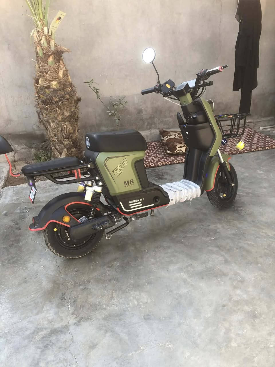 موطور شحن R8 للبيع بعدو جديد السعر 425 ***********
