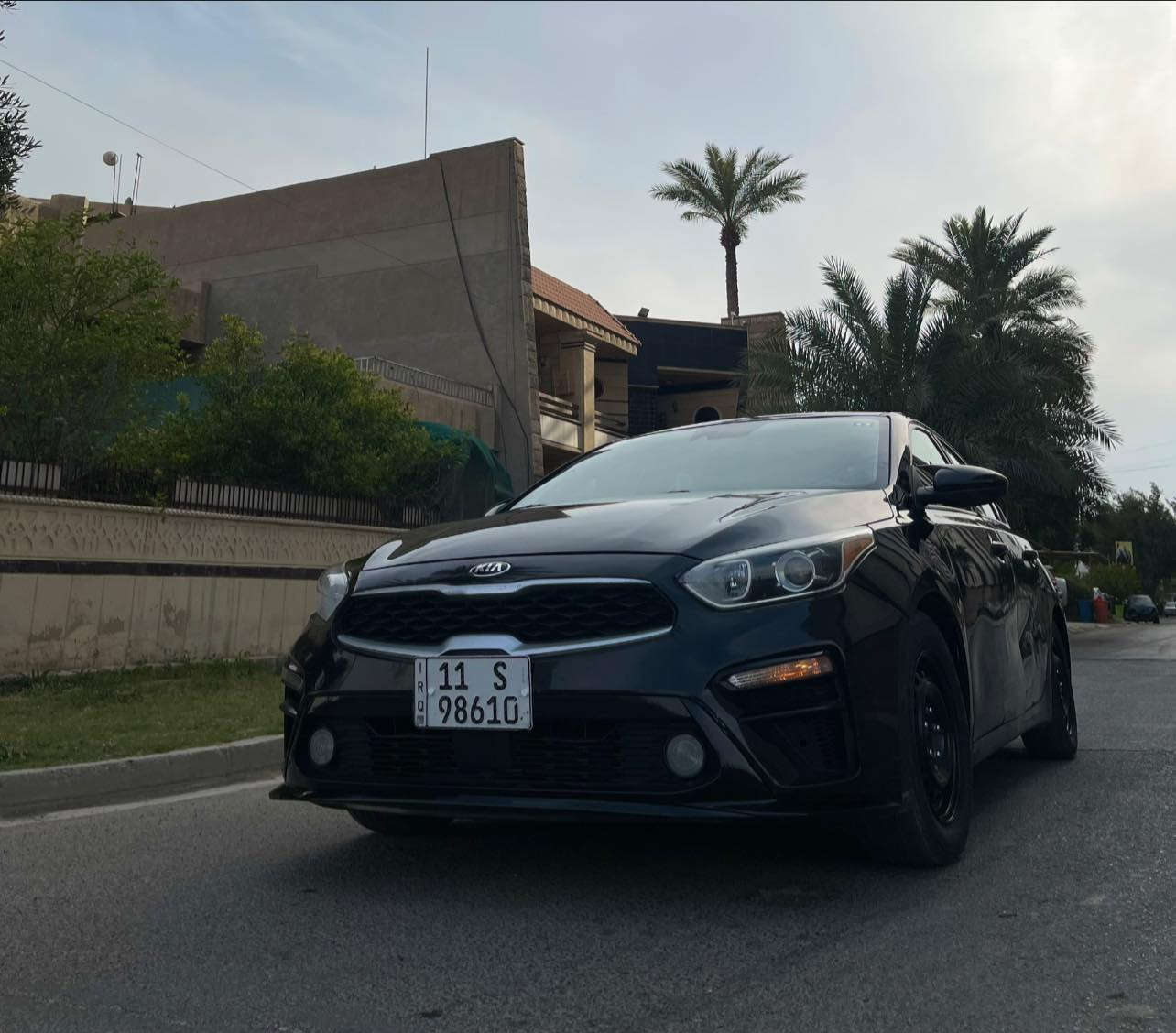 اخوان السعر ١١٧ وبيها مجال بسيط 
فورتي موديل 2021 امريكي 
حادثها جاملغ وباب وربع البنيد صبغ 
وبالعراق بيها داير الجاملغات الخلفيه بدون دواخل 
مكينه 2000 دوش 
متشيه 75 ميل 
كير مكينه كفاله 
مواصفات ،،،،
شاشه كبيره نضام ابل كار بلي 
كامره دواره 
رادار امامي خلفي توقف ذاتي 
رادار تحديد مسار قياده ذاتيه 
مود درايف 3 انضمه قياده 
مانع انزلاق نزول منحدرات
فول تحكمات ستيرن 
السياره مناقصها شي تايرات وياله جديده 
صدر كله جديد تبريد تدفئه كله جديد
رقم بغداد الجديد وبسمي شخصيا 
مكاني بغداد ***********
