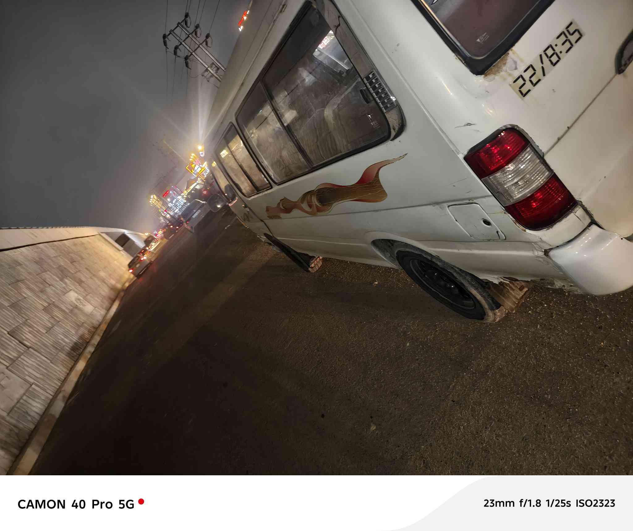 السلام عليكم فتون للبيع موديل ٢٠٠٩كير واكسن مكينه مكفول راعي موجود تحويل ثاني يوم مكانها بغداد زعفرانيه سعرها ٣٨ وبيها مجال رقمي *********** متواجد بس عله سسمكرت
