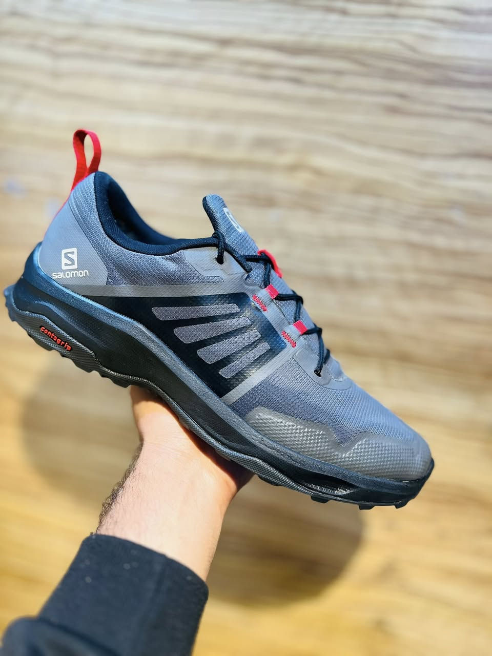 سلمون باله امريكي اصلي 
قياس46
طول القدم 29.5
اصدار حديث 
كورتيكس مقاوم للماء 
النظافه 100 .100
توصيل جميع المحافظات 
للحجز واتساب 
***********
