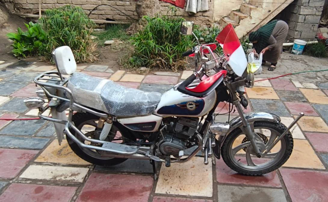 اللهم صل على محمد وال محمد
 للبيع دراجه جونده وتفاصيل جوه قراهن 👇
 رجاء رجاء رجا ء رجا ءاقرأ منشور عدل تفاصيل كامله مو تصل وتكلي مكانك وين مدري شنو عندي مشكله مالي خلك وحق الله 
للبيع دراجه جونده فحل مو نثيه  موديل 16اصولي مكفولة كفاله عامه أوراق اصولي دراجه كامله حلوه نفس مابصوره السعر 750 وبيها مجال حق الجيه مكاني بلحله  بلكريطعه مركز مدينه للاستفسار اكثر خاص او يتصل ع واتساب الارقم بي(( ***********))
