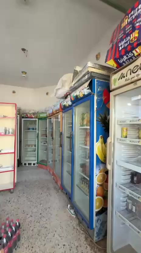 سلام عليكم أسواق للبيع مكانه نجف حي النداء مكانه شغال الله شاهد  بس مكانه بعيد عن بيتي  سعره سبع ملاين  ***********
