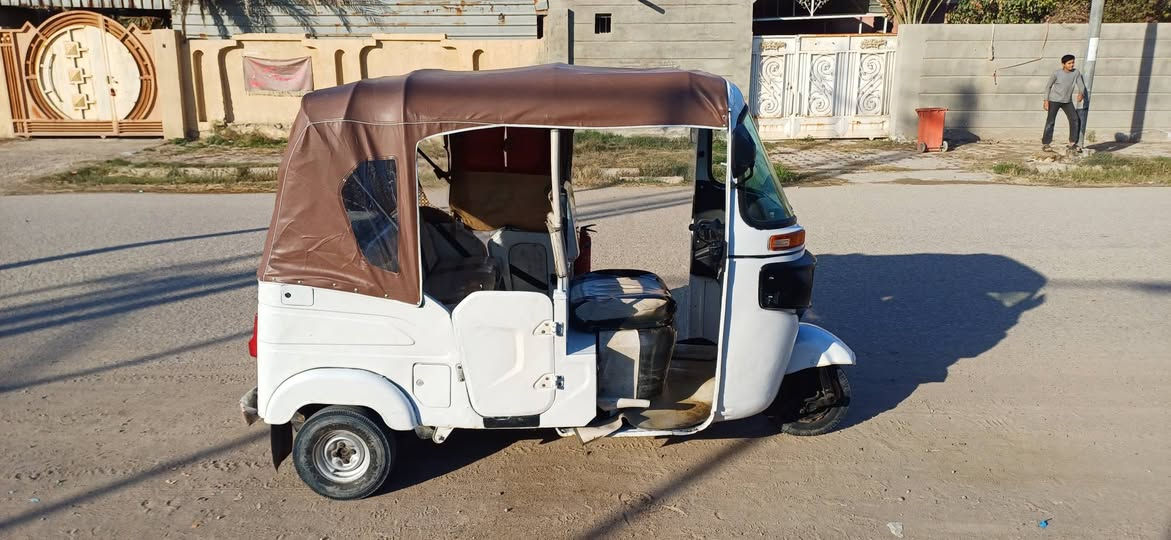 السلام عليكم تكتك للبيع 21 رقم ذي قار  تحويلثاني  يوم  تكتك جاهزة المكان قضاء الرفاعي  للاستفسار ***********
