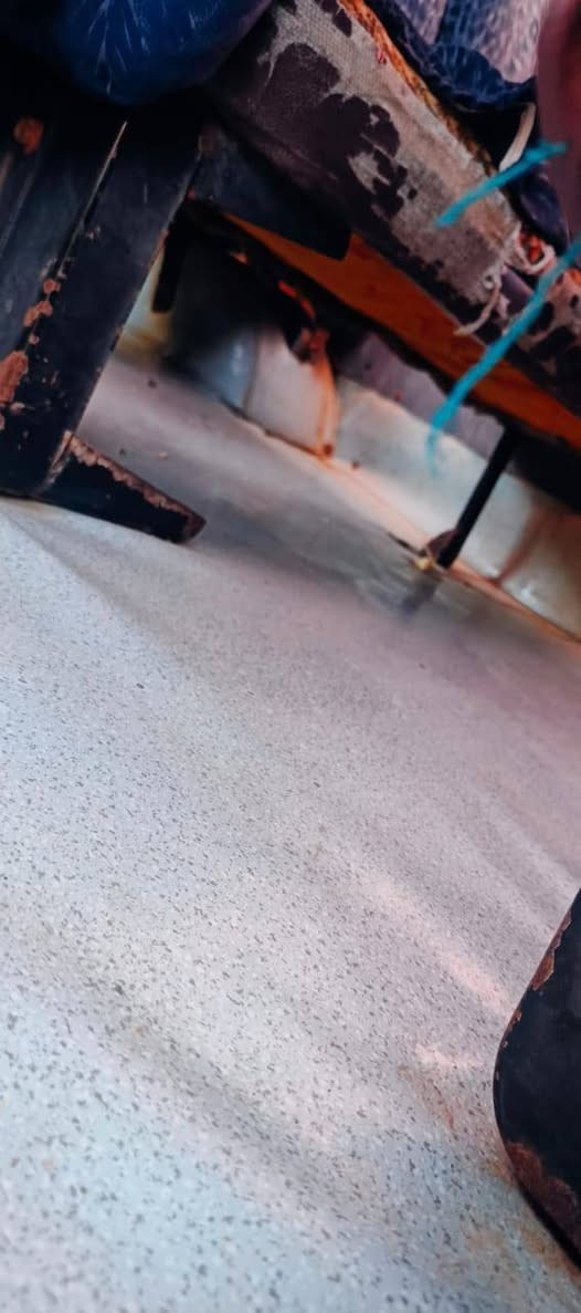 سلام عليكم اقره زين  فتون مديل 2009سياره حلوه ونضيفه مالت جناي مكينه كير اكسل بشرط لا تبخير ولا تنقيص مكينه كاز كاز ما تصرف تفر الدنيه ب خمسة الاف بيه بعض الخياسات سعر مناسب ب 55وبيه مجال للطيبين للتصال او واتساب ***********
