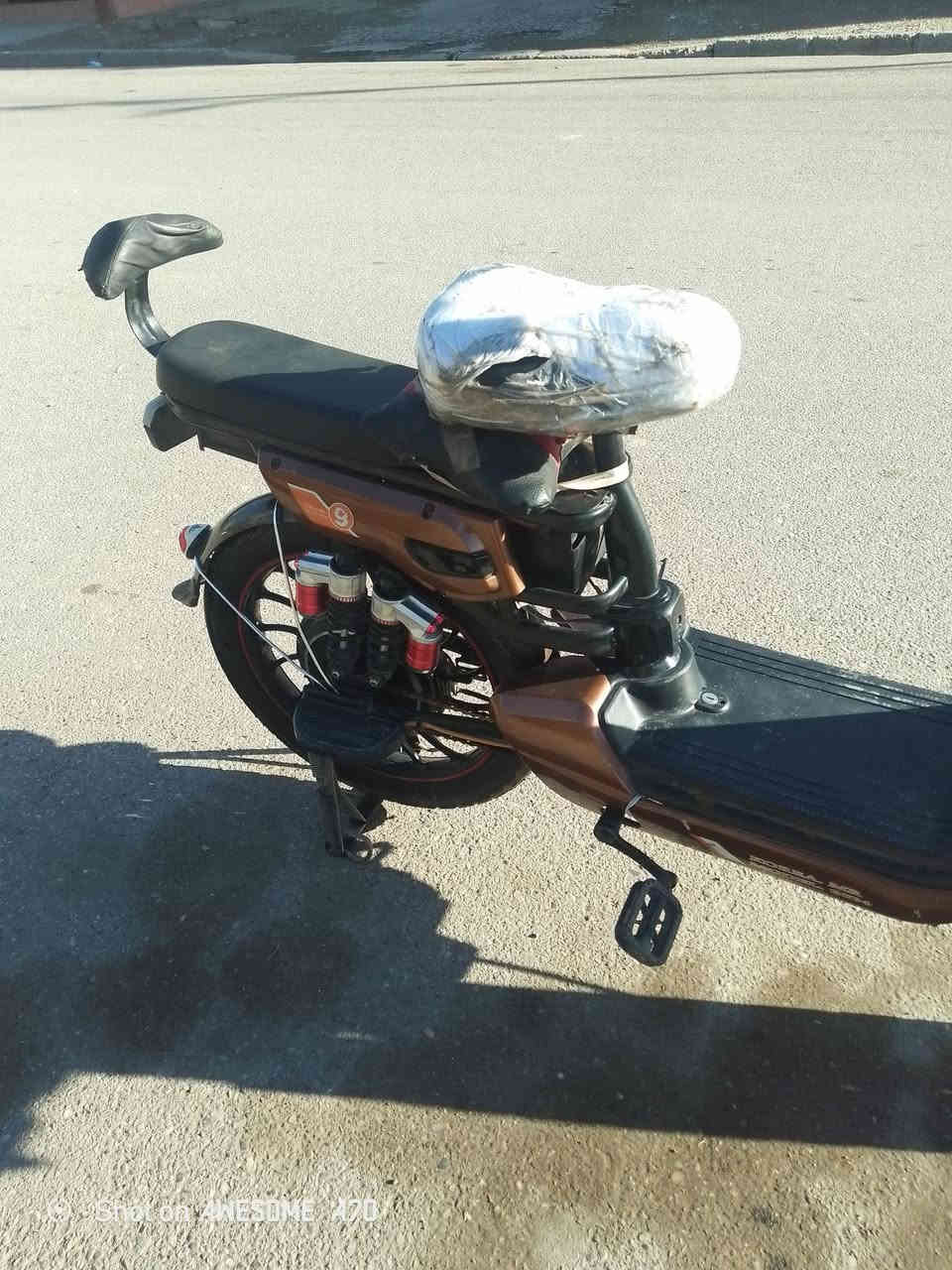 سلام عليكم ورحمة الله وبركاته
دراجه شحن خمسه بطاريات 5  حجم 20 ملف 1000 واط 
60 فولط نظام سرقه بصمات 2 
بطاريات جدد شرط على فحص  
رجوع R االى البك 
ماطور نضيف مثل الصوره 
السعر 325 الف بي مجال حق الجيه 
العنوان الموصل ايسر ا
لاستفسار على رقم 
***********
***********
