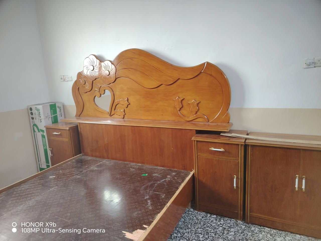 سلام عليكم خوانه غرفه نوم صاج عراقي عنوانه المجر آلكبير
سعره قفل ٦٥٠
وهاذه رقمي ***********
