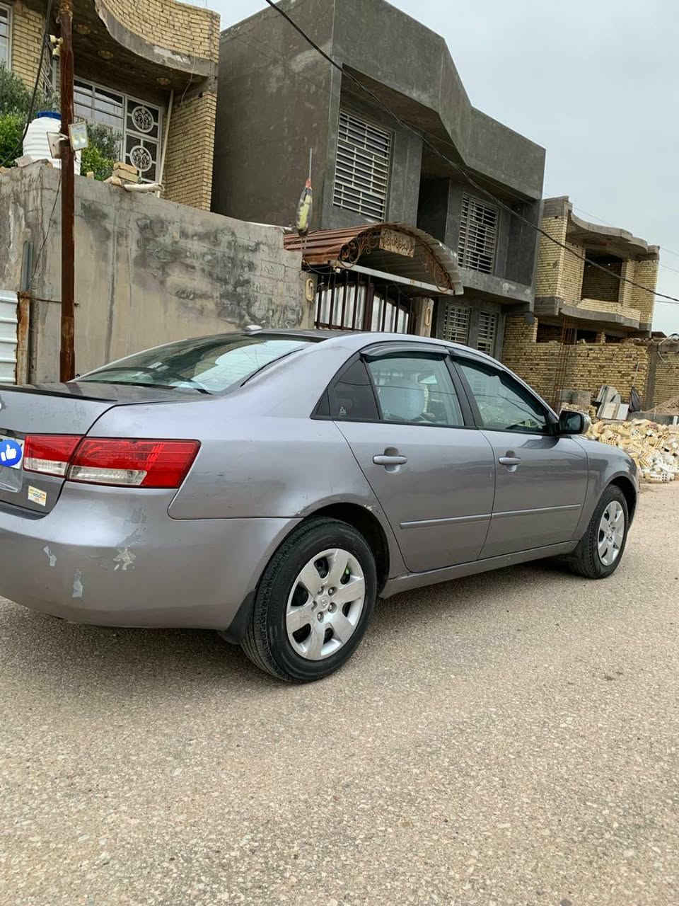 السلام عليكم للبيع هونداي سوناتا موديل 2007 وارد امريكا حادث امريكه جاملغ امامي وبنيد  وبيه مكانات صبغ ابيع حزام سياره هزه جديده كير مكينه حداديه تبريد كله جاهزه مانقصه برغي واحد رقم سليمانيه بأسم صديقي تريد وكاله تريد تحويل محرك 2400 السعر 92وبيه مجال للشراي مكاني بابل المحاويل هاذه رقمي ***********
