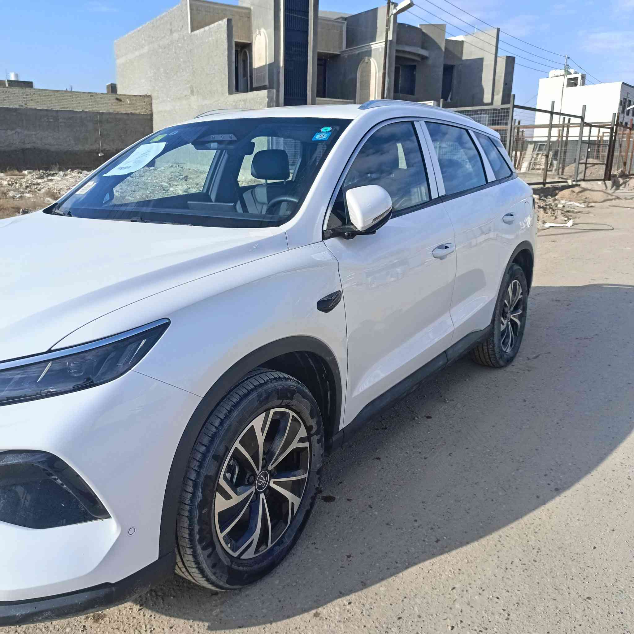 السلام عليكم سونك برو للبيع ماشيه 2500 كيلو قابل للزياده رقم بغداد بسمي وياها شاحن سريع بدون ايرث 
مكان السياره بغداد الدوره ***********
