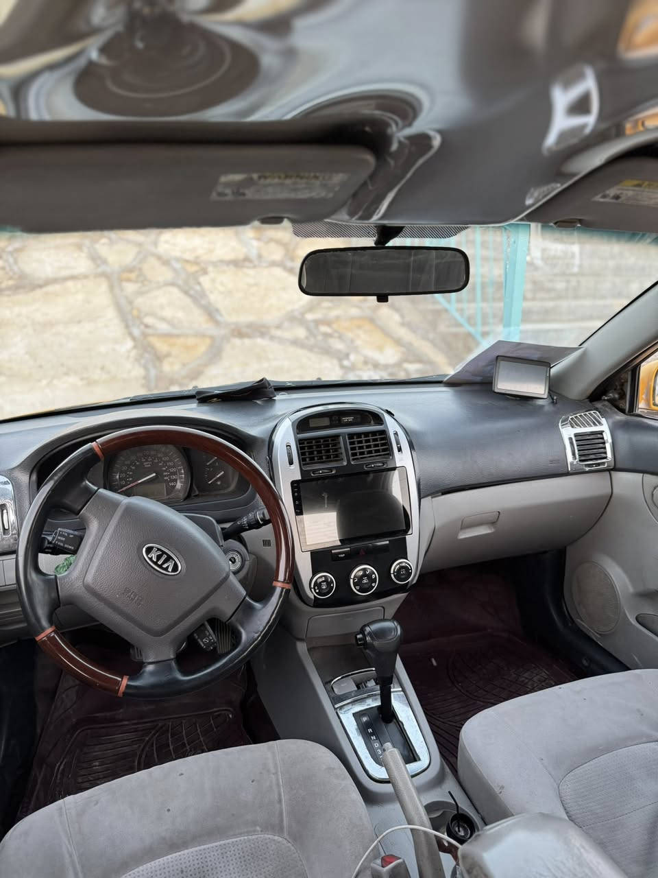 سلام عليكم سبكترا موديل 9 حادثه بنيد ومرجع نفسيته بدون دواخل ليبل واحد سنويته بأسمي ل 30 مصفره هيئه ومرور جاهزه تخم تاير بجيس حداديه جديده منضومة تبريد ستوني شاده كمبريسر وراديتر جديد شرط ثلج قاعدة فيوزات جديده كهربائيات شغاله مكينه وكير مكفولات دوشمه تنته وأرضيه  سياره متعوب عليه وكبل بوجهك الشغل ترايك للبصرة سعره 75 وهاذه رقمي *********** مكاني بنجف
