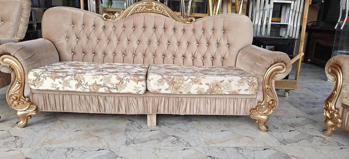 تخم قنفات رئاسي اخو جديد سفنج 100% نظافه فول 
معرض ومعمل سند للبيع وشراء الاثاث المنزلي جديد ومستعمل داقوق سايدين العشاير قرب صيدليه النعيم دكتور خليل يوجد لدنيا تفصال قنفات وديوان حسب الطلب وباحدث الموديلات الاستفسار ***********@***********
