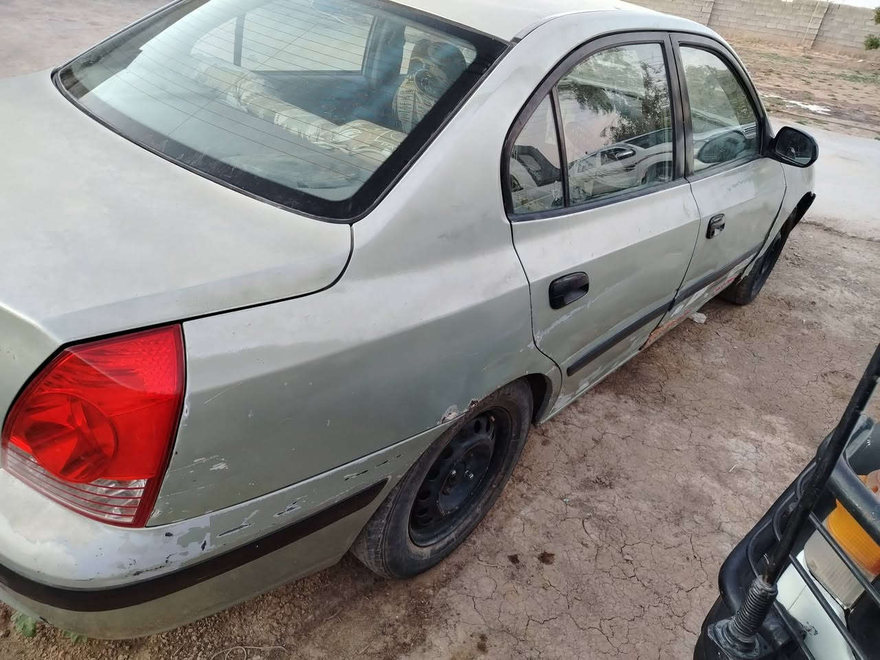 مال مزاد بيه كتاب محرك2000 موديل 2004 سعر 28 مكان ديالى ***********
