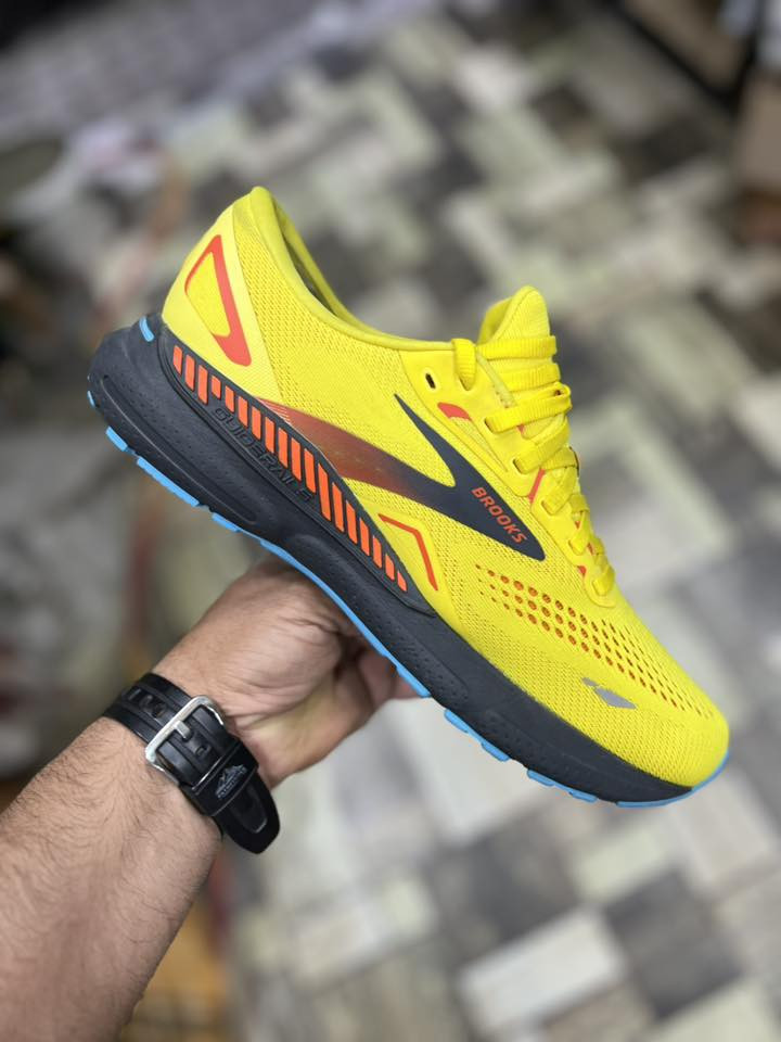 بروكس
بالة اصلي
قياس 41
توصيل جميع محافظات 
واتساب
***********
