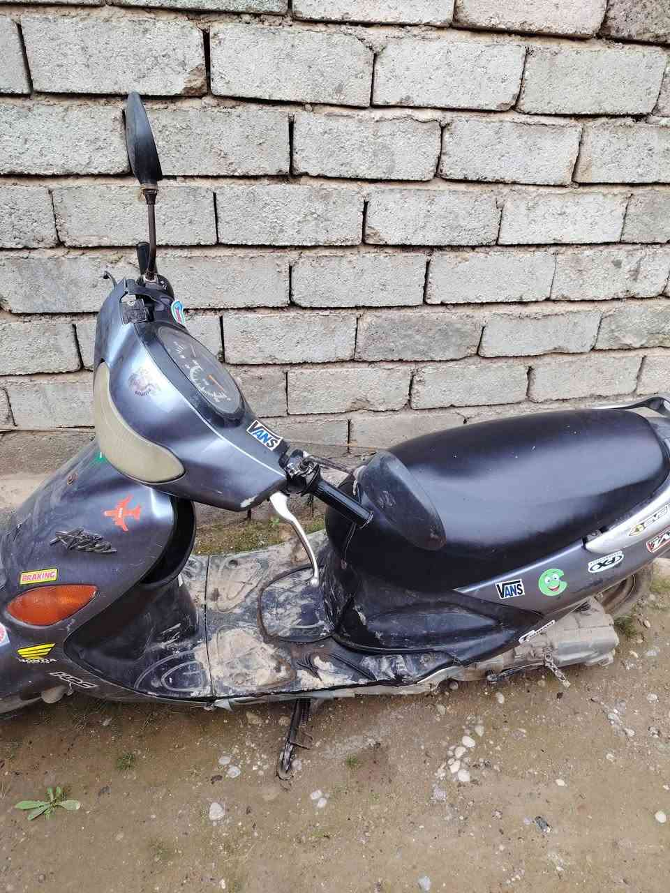 موطور اكزز للبيع يباع فقط داخل القيارة السعر 400 وبيها مجال وكلشي شغال بي والتواصل ع الماسنجر. ***********
