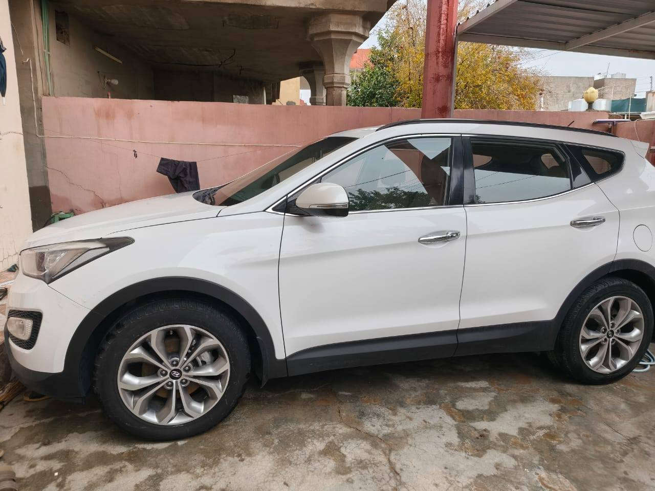 السلام عليكم
للبيع فقط
سنتافي موديل 2016 خليجي ابيض كلين 
6 سلندر بلادي 
داخل جلد كشن كهربائي
بصمة دخول ذكي
7 راكب
رقم سليمانية
ماشي ١١٥ الف حقيقي
اتصل ودلل***********
متوفر واتساب
