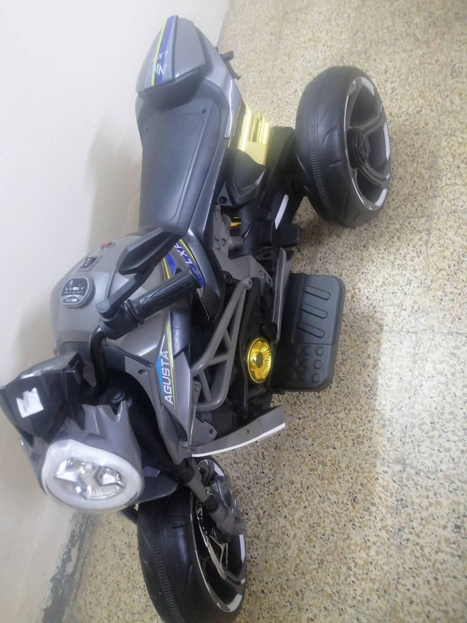 ماطور جديد مستعمل بس شهر كلو شغال شرط مابي اي نقص الحجم الكبير السعر 150قفل الاتصال على الرقم***********
