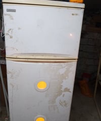 متاح مفقس ٤٠٠بيضه بقيه التفاصيل على الرقم اتصل ٠٧٧١٧٤٣٢٧٦٩