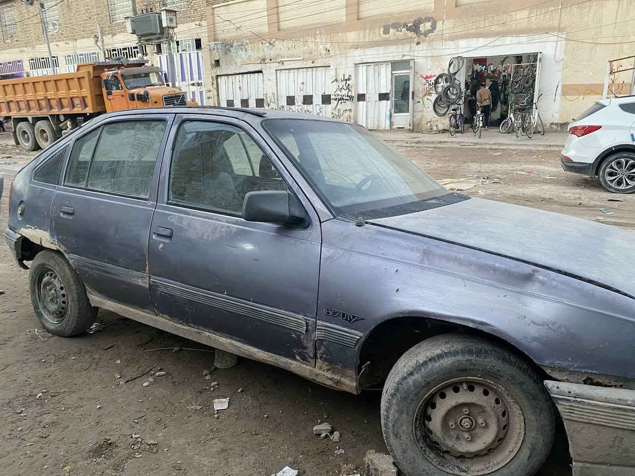 السعر ١٦ ورقه وبيه مجال بيع مستعجل
سلام عليكم سيارة اوبل كاديت

موديل 1992 كير مكينه وحداديه تايرات 

السياره حلوة السعر ١٦ ورقة وبيه مجال 

المكان الديوانيه حي الصدر الثاني 

للستفسار ***********

***********
