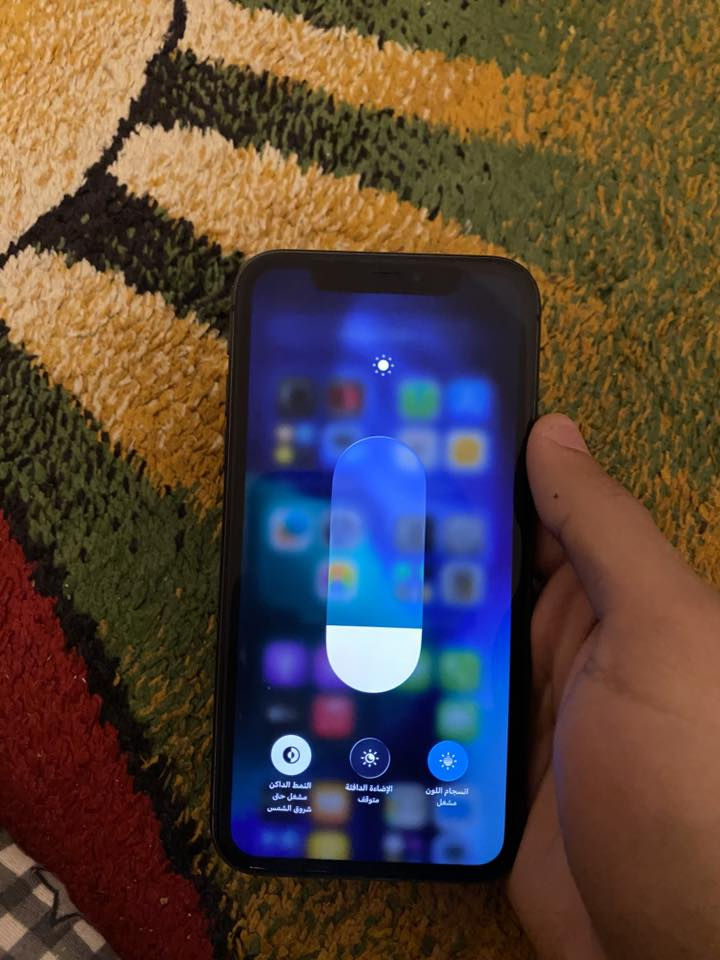 ايفون ١١ للبيع 
موبايل كلشي ما مبدل بي
ذاكرة ١٢٨ بطارية ٧٤
نظيف ولا شخط
للتواصل واتساب 
***********
