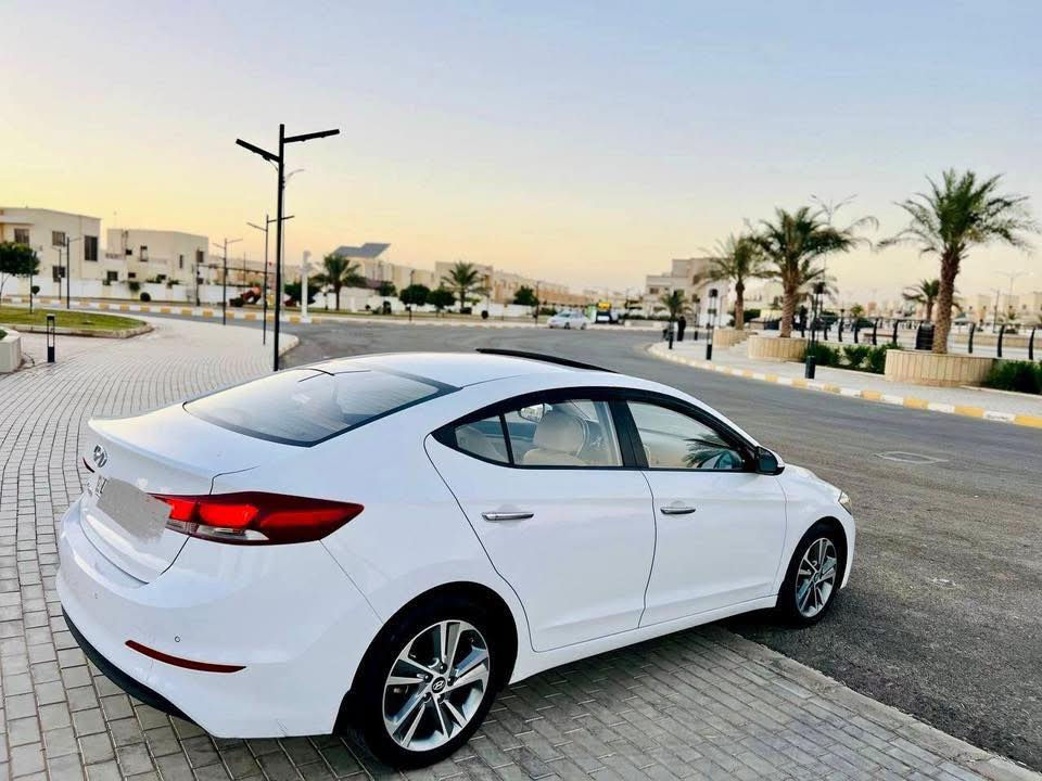 هونداي النترا 2018خليجي (سوبر)
لون ابيض ثلجي رقم اربيل دولي سنويه لغايه2028 شرط التحويل…
سياره فول مواصفات عدا البصمه…
سلايت رؤوف 
ويل كب كروم حجم17 
داخل لونين 
كشانه جلد 
مانع انزلاق 
شاشه اندرويد شركه هونداي
مري شفط 
تحكم ستيرن جهتين
نضام ايكو
نضام سبورت…وباقي المواصفات معروفه
محرك2000 مامفتوح
كير مامفتوح 
صدر جديد
تبريد ثلج
مكفوله كفاله عامه من الصبغ والتبديل والبارد حتى البلاستك مكفوله سياره وضع شركه…
ماشيه 150km حقيقي شرط الفحص…
سياره حيل حلوه واحلى من الصور…

مكاني بغداد 
رقم الهاتف ***********
اتصل وبيك خير وتدلل
