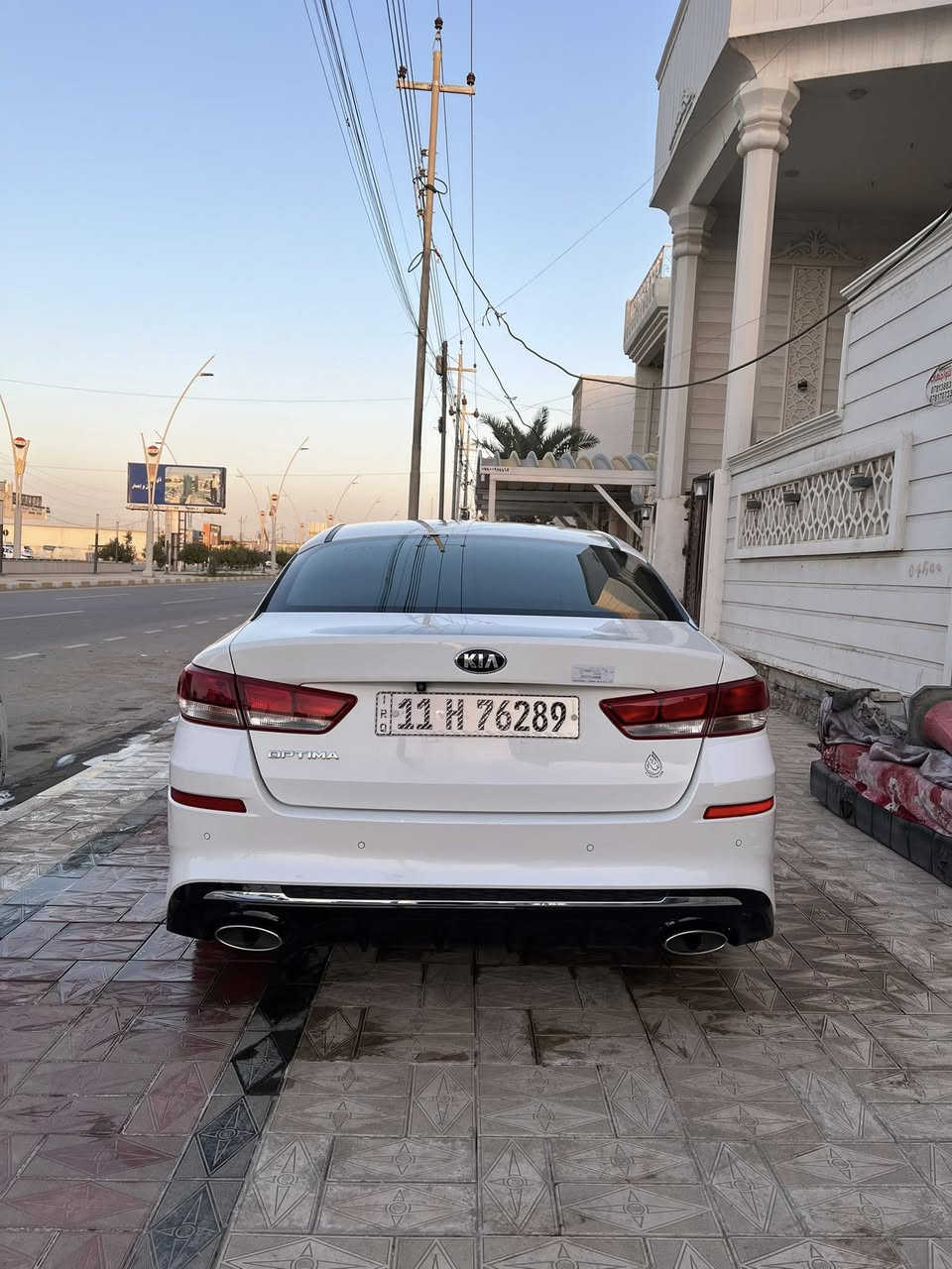 السلام عليكم اوبتيما 2020 خليجي مكفولة كفالة عامه رقم بغداد
مكينة 2400 دوش  ماشيه 110 كيلو. 
السياره نص مواصفات شفتات تبريد قطعتين مري شفط واشاره بالمراية حساسات امامي خلفي تحكم ستيرن جهتين سويچين بيها سياره 
عنواني الناصرية مركز سعرها. 208 وبيها مجال بسيط. 
***********
