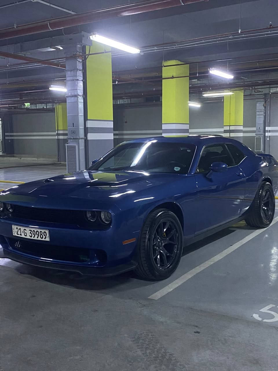 السلام عليكم
جالنجر sxt 2020 
لون مميز 💙
شاشة وسط 
تحكم ستيرن جهتين 
تاير جديد 
ويل مبدل 
كشن كهرباء 
صدر جديد 
سيارة كاملة مكملة 
ادامة كاملة  

السيارة ماشية ٧٥ الف

حادثها بامريكا بس جاملغ امامي لا شاصي ولا لخود 
ايرباكات بس الامامي 
صور الحادث خاص 
وهنا صار بيها باب نفس الجهة والجاملغ الخلفي (صبغ بس رش عدا الباب بي شوية معجون) وبارد بسيط بجهة السايق 
سيارة كاملة مكملة وشرط على الفحص 
شرط تحويل ثاني يوم 
رقم سليمانية الجديد 
السعر ١٩٥ وبيها مجال
المكان بغداد شارع فلسطين
***********
