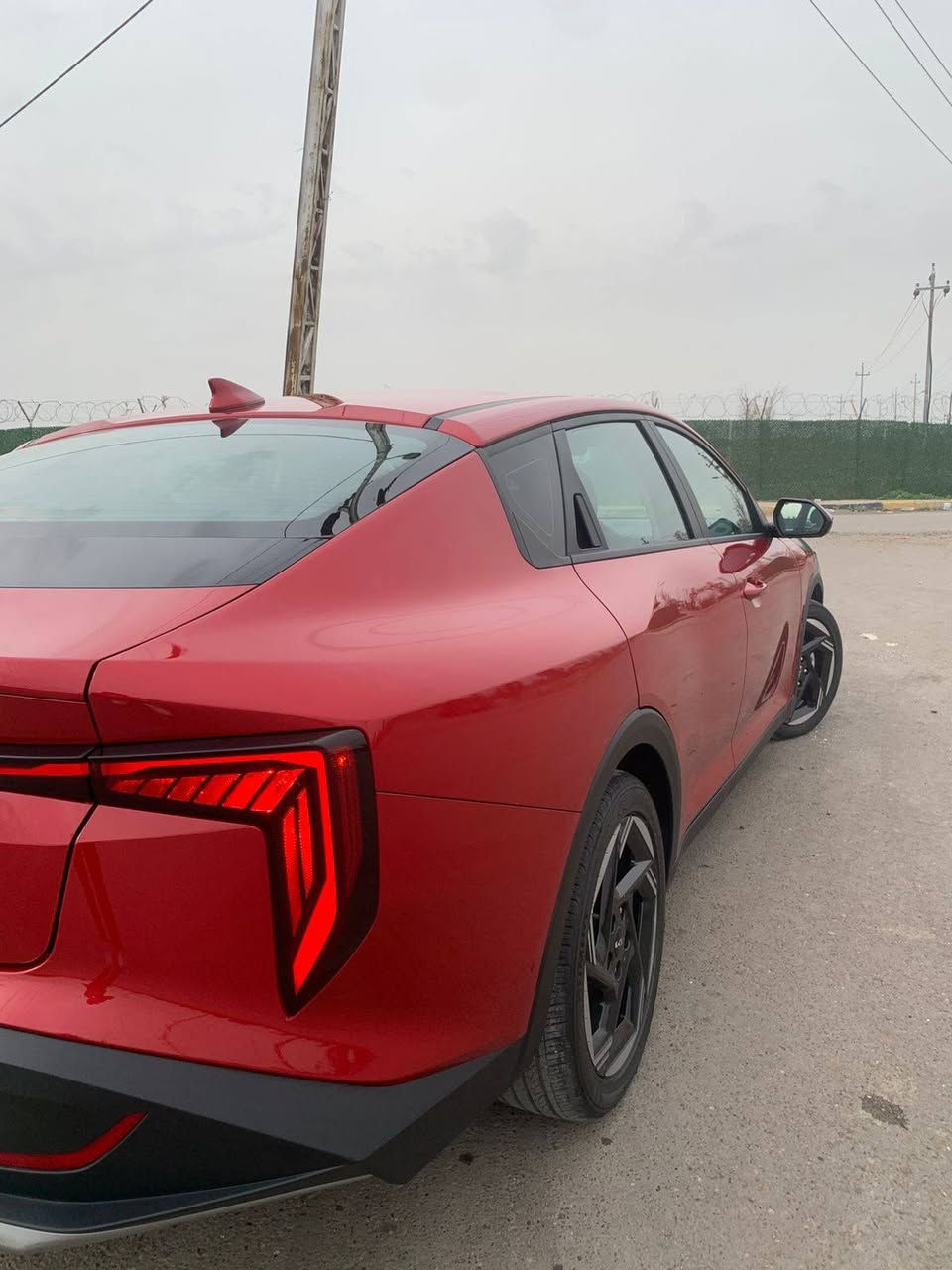 السلام عليكم
كي فور 2025( k4) EX 

وارد امريكي

Kia k4

فول مواصفات عدا فتحة 

.تشغيل عن بعد  اشاير بلمري رادارات

.اشارة ترحيب 

.سايد بريك كهربائي

.رادار جانبي وامامي 

.مازدات led لد ثلاث عدسات

.قيادة ذاتية 

.تحديد مسار

.شاشة متصلة 

.اضوية داخلية لمس

.تحكم كامل عن طريق الشاشة 

. دشبول بيانو 

مكينه 2000 دوش 

الحادث: موضح بالصور فقط خشم بنيد وشبر من الجاملق بدون ايرباك   

السعر :185 مجال حك الجيه

مرقم (شهدة ) كامل بسمي بغداد(***********)
