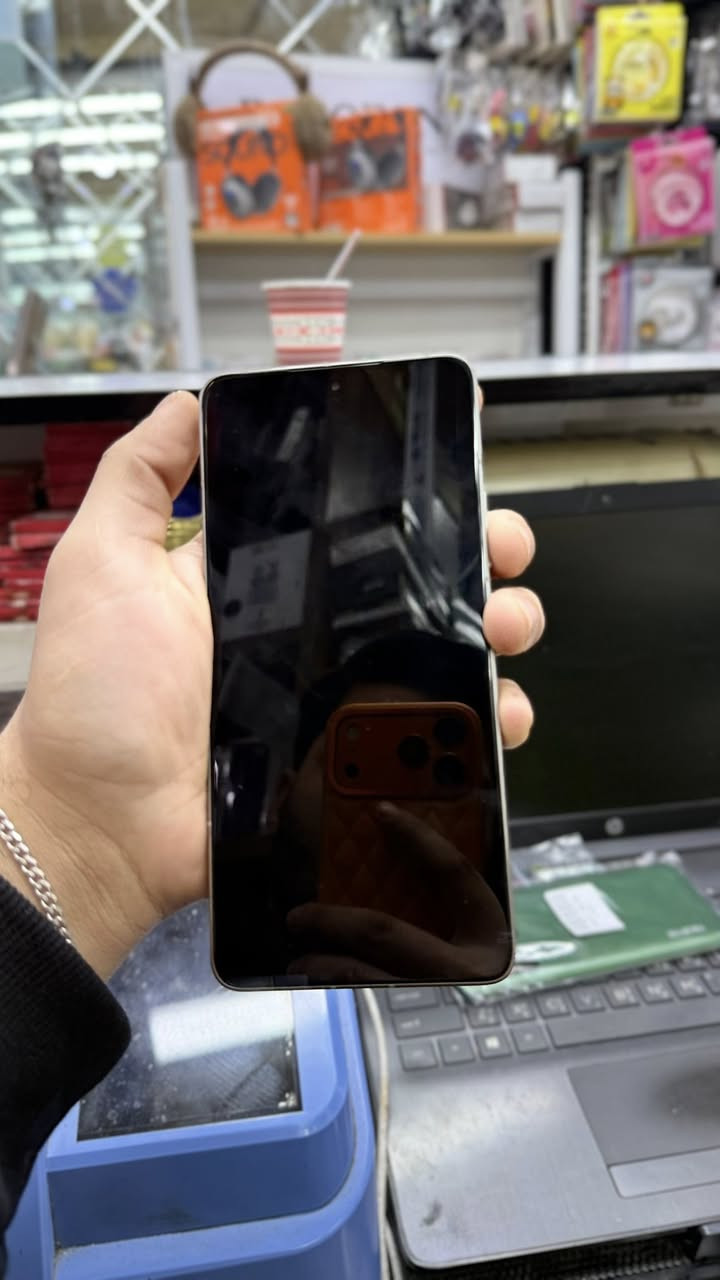 Xiaomi 14T Pro
للبيع ذاكره تخزين 1تيرا 
للبيع سعر ٥٠٠ وبي مجال 
مكاني بغداد كاضميه 
/***********
