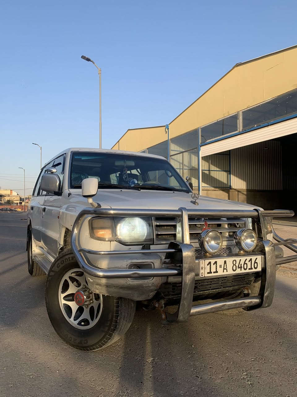 باجيرو مديل 2000 #كفاله_عامه سياره بلكارتون
مكينه 3000 بلاديه.      #رقم_بغداد_تحويل_ثاني_يوم

تبريد بس فان #مراوس_حسب_القناعه

غرفه جديده حداديه جديده كهربائيات شغاله من الدعاميه للدعامي حتى سلايد روف شغال سعرها 68$ وبيها مجال بسيط 

 رقمي ***********      #عنواني بغداد المعامل بلعماري
