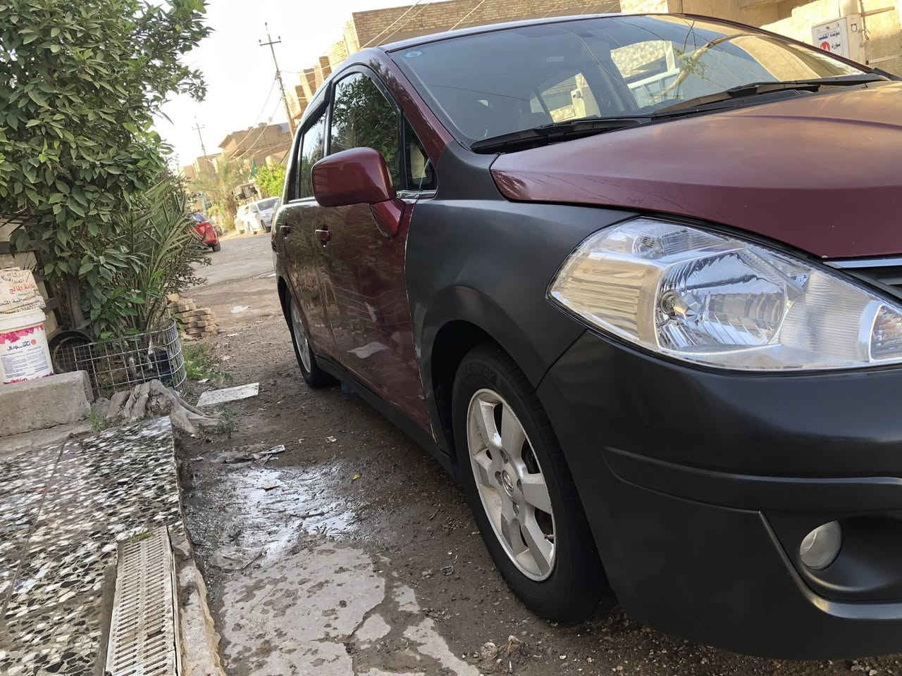 السلام عليكم 
نيسان  فيرسا 2008 للبيع
مكينه 1800 كير اوتو كير مكينه تبريد مكفولات صدر 90 بالميه تخم تاير جديد ويل كب بلادي  بيها قطع بلاديه بس اني ابيع مصبوغه حزام بيها ملاحظات بسيطه بالكشر نضافة داخلها 100 بالميه ارضيه جلد شاشه اندرويد 
السعر 67 وبيها مجال 
مكاني بغداد الدوره 
***********
