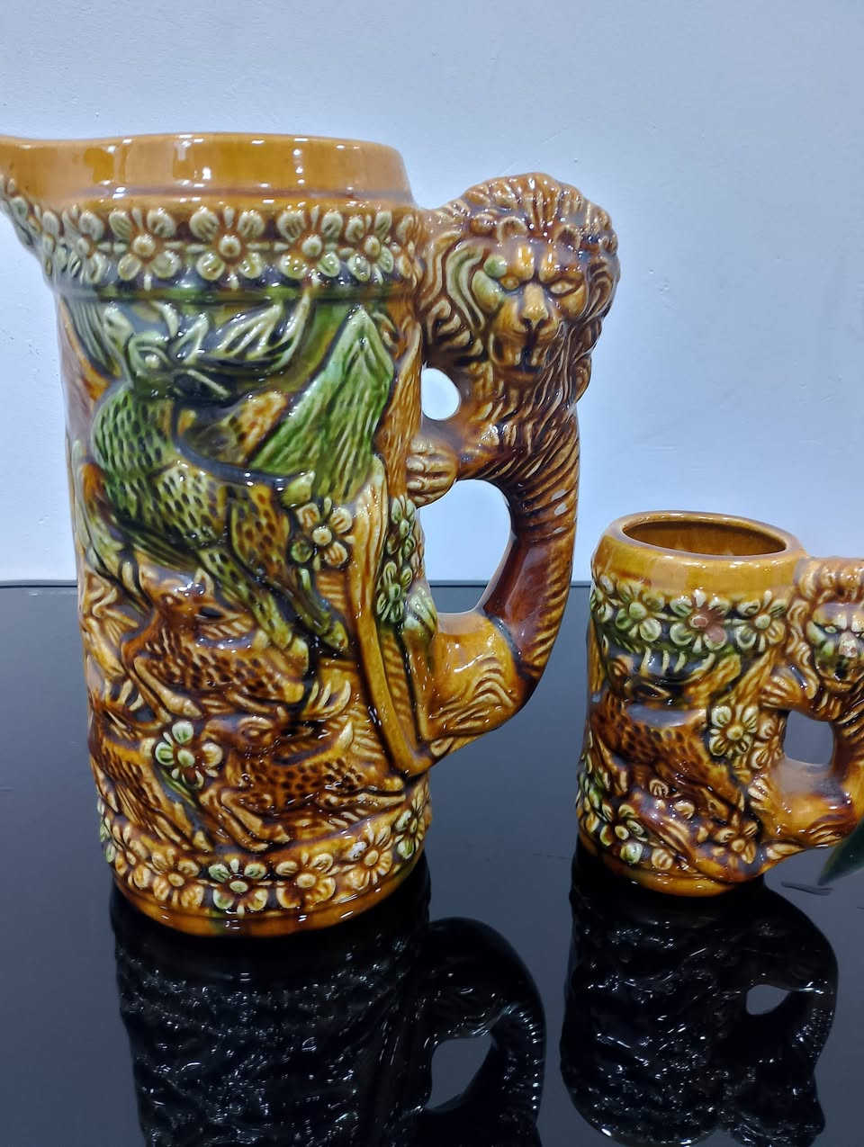 غراض قديمة للبيع يابانية وبلغارية وصيني قديم قيم واذا عجبني السعر ابيع
***********
