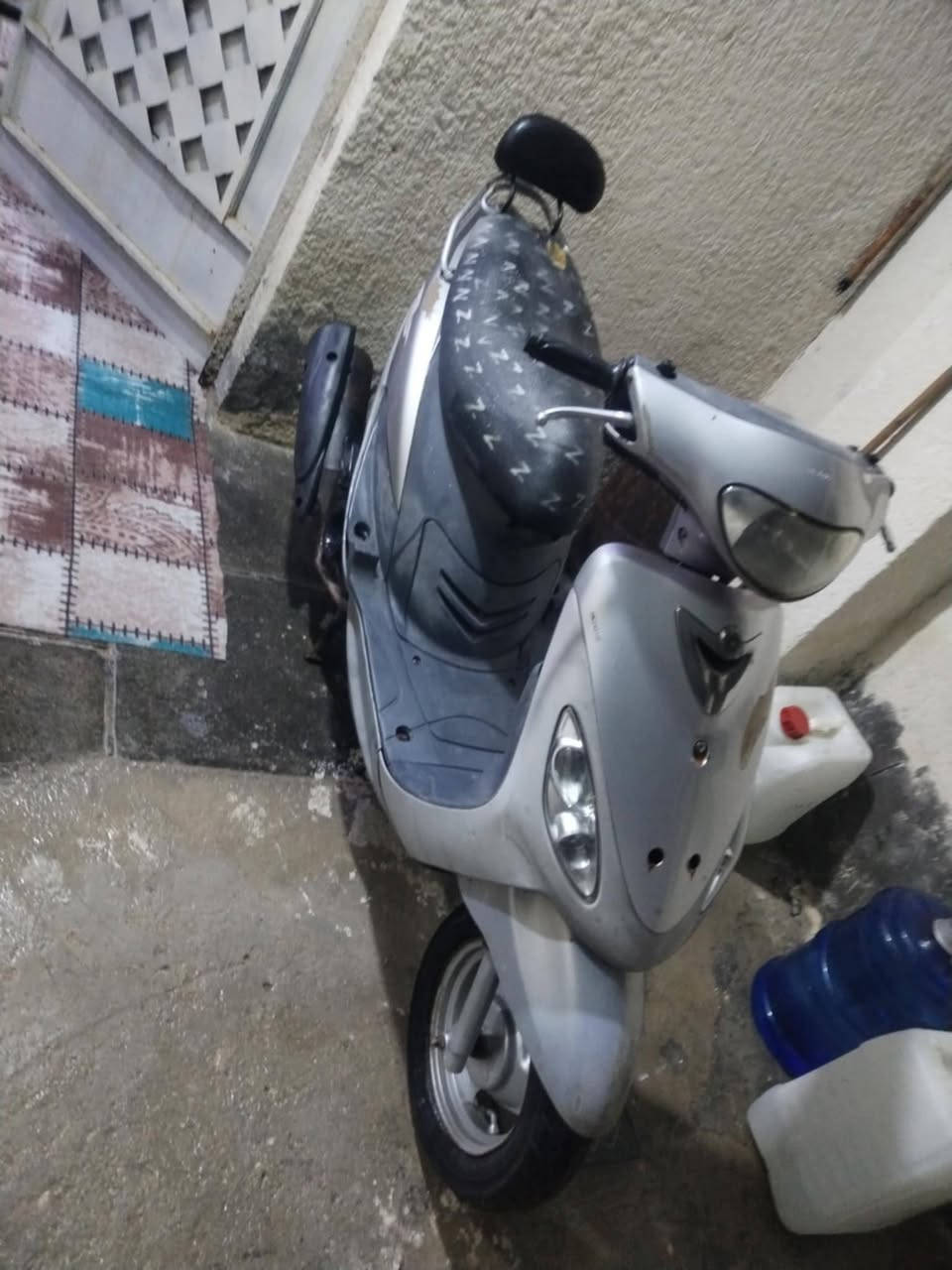 قيم السعر وانه ارد عليك للا قبل راعيه بسعرك

مو تكسر سعره دراجه نضيفه وحلوه مابيه شي

نكره سلف

*********** سماوه تقاطع جربوعيه الأولى

ملاحضه مفتوحه بس ناعمه
