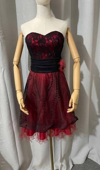 قياس ٣٨ • ملابس • قطعة