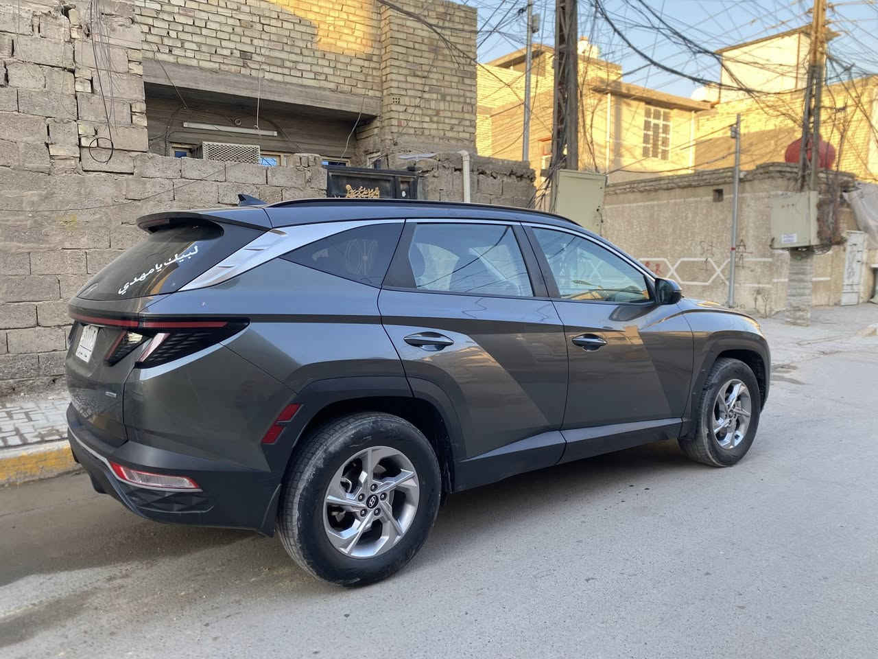 السلام عليكم
توسان ٢٠٢٢ وارد امريكي

ماشيه ٥٩ الف كيلو

مكينه ٢٥٠٠

السيارة تعتبر كلين حادثها دعاميه اماميه وطخه بالصندوگ صور الحادث موجوده بالمنشور

بصمة +نظام ترحيب

‏هاند بريك بصمة

‏حساسات امامية

‏حساسات خلفية 

‏داخل مخمل

تدفئه بل كشنات

كشن كهربائي

‏تحكم مقود جهتين

‏مثبت السرعة  Crose 

‏شاشة ابل كار بلي 

‏لايت زينون + LED‏ 

‏ بك لايت LED

‏كشافات زينون

‏نظام مانع تزحلق 

‏ABS.    

‏نقطة نزول المنحدرات 

‏تبريد امامي وخلفي

رارداد امامي

رادار خلفي وجانبي

‏درايف مود DRIVE MODE 

‏NORMAl

‏SPORT

‏Snow ‏

اوتو هولد AUTO HOLD 

‏مخرج AUS

‏مخرج USB

‏BLUETOOTH 

‏مخرج منفذ الطاقة عدد 2 

تايرات دنلوب الأصلي 

صدرها يرادله ترتيب 

بيها تلحيضات طخطخات بسيطه جداً

السعر ١٨٥ بيها مجال 

ترهم مراوس

العنوان بغداد البلديات 

***********
