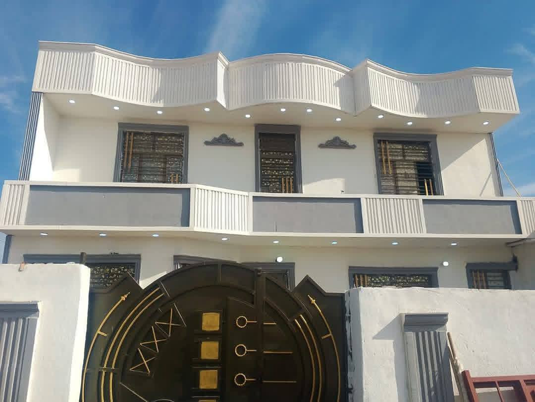 سلام عليكم بيت للبيع مساحه الارض ٤٠٠متر ركن مساحه المنزل ١٧٠متر طابقين بناء حديث تفاصيل لبيت طابق الأول مطبخ وحمام وغرفه ضيوف وغرفه نوم وصاله واستقبال+طابق ثاني 2غرف نوم وحمام وصاله +حديقه
طابو زراعي سند 25 العنوان المحموديه حي صفا يم محطه صفا قرب أسواق سوداني سعر 170وبي مجال لشراي لتواصل رقم ‏ *********** ‏. ++***********
