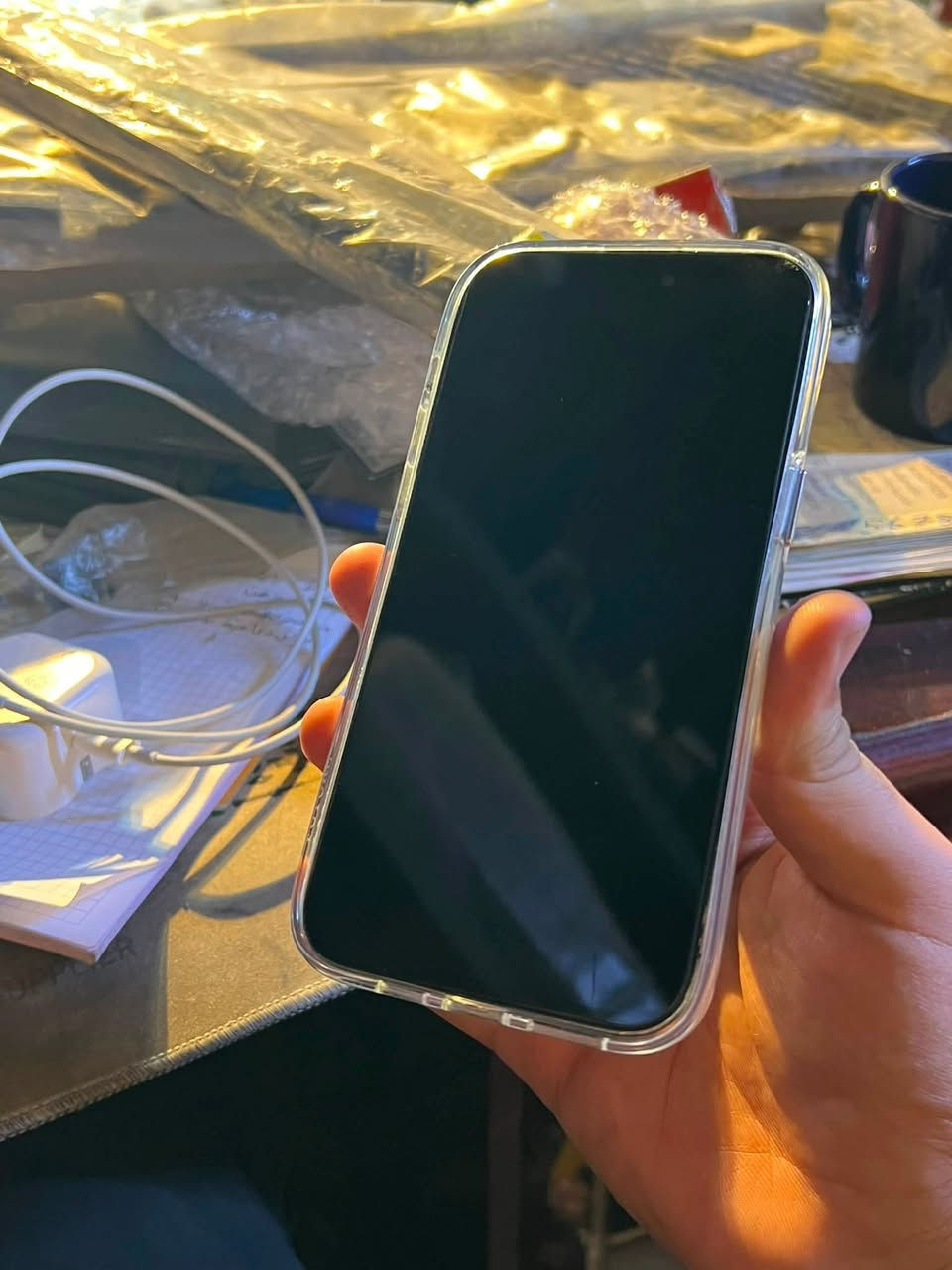 ايفون 14 برو ماكس 
جهاز شرق اوسط مستبدل شاشه وبطاريه اصليه وشاشه بيها نكره خفيفه فيس إيدي شغال  مصورها جهاز نطيحه بس شغال الجهاز بدون اي خلل وجهاز قافل ايكلود تكدر تفتحه ب 50 الف قفل لان ضاع الايكلود فيس تجي وتفحصه 
سعر 275 
مكاني بغداد 
***********
