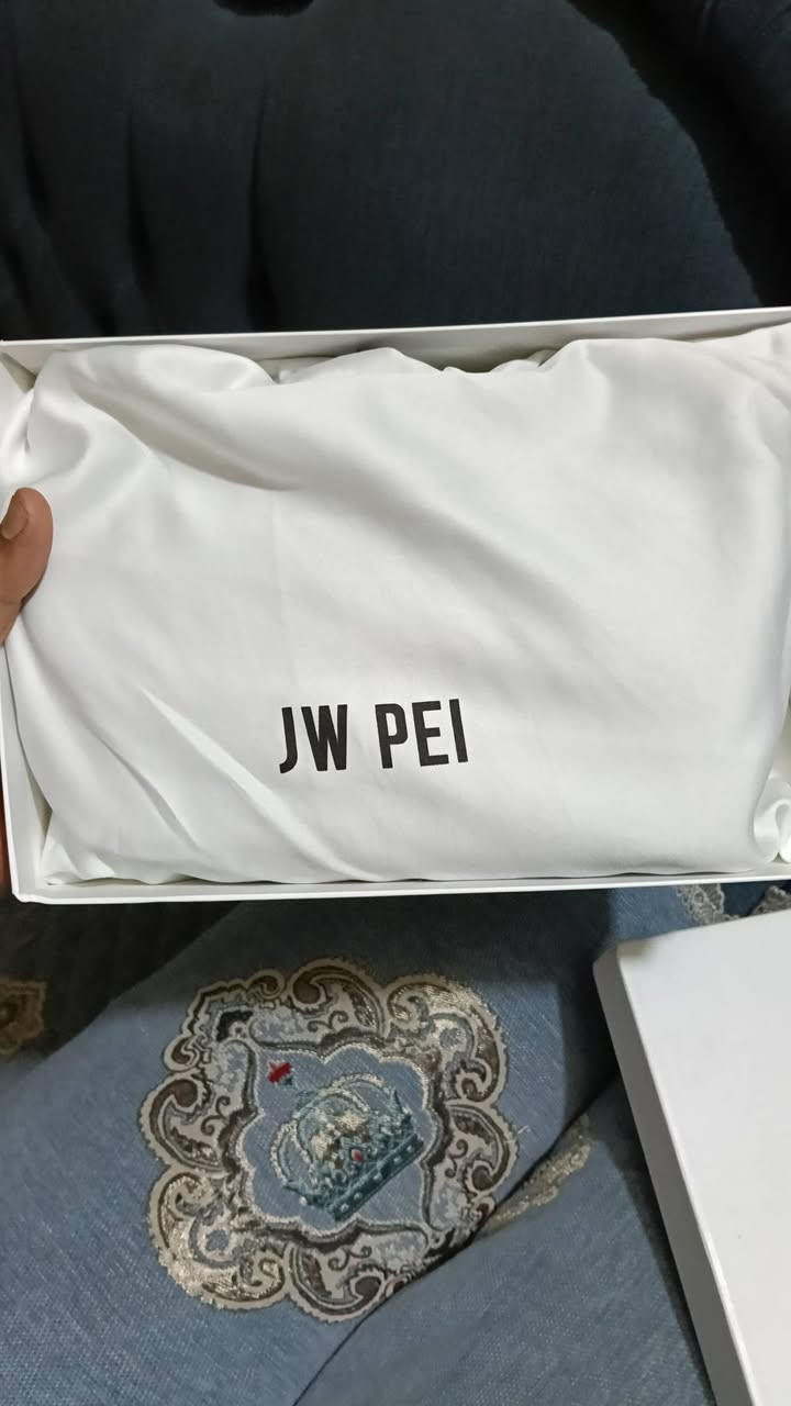 جنطه نسائيه ماركه جديد بالوك 
أعلى سعر ابيع 
مكاني بغداد البلديات 
توصيل موجود


**إذا كنت صاحب هذا الإعلان وتريد حذفه لأي سبب، رجاءا أرسل رسالة إلى الدعم الفني**